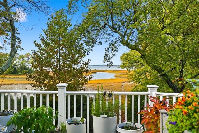 3046 Bay Shore LN, Suffolk, VA 23435