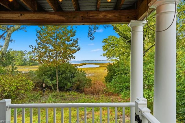 3046 Bay Shore LN, Suffolk, VA 23435