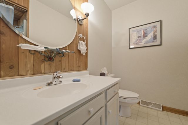 1402 Wood Street, Valparaiso, IN 46383