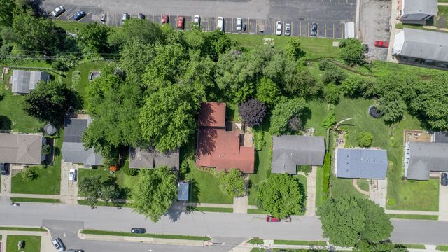 1402 Wood Street, Valparaiso, IN 46383