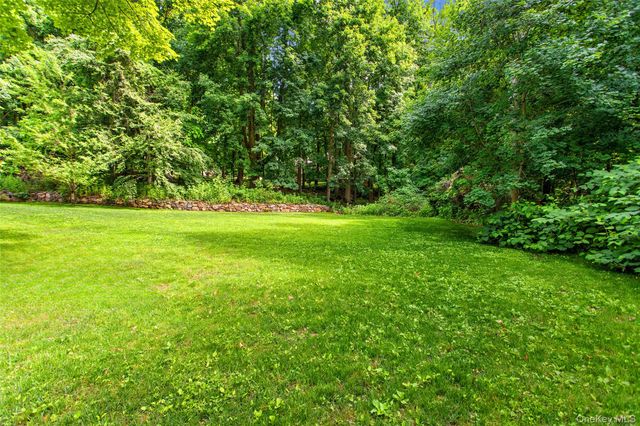 736 Croton Lake Road, Bedford Corners, NY 10549