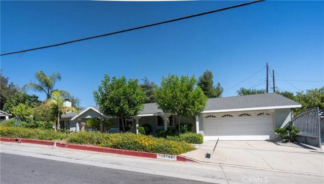 13142 Sayre, Los Angeles, CA 91342