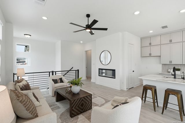 2218 Briggs Summit, San Antonio, TX 78245
