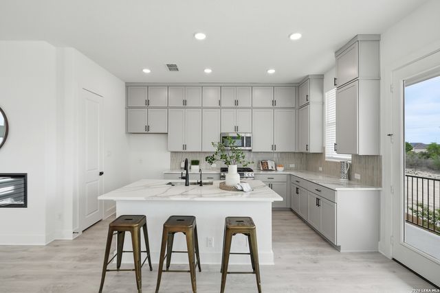 2218 Briggs Summit, San Antonio, TX 78245