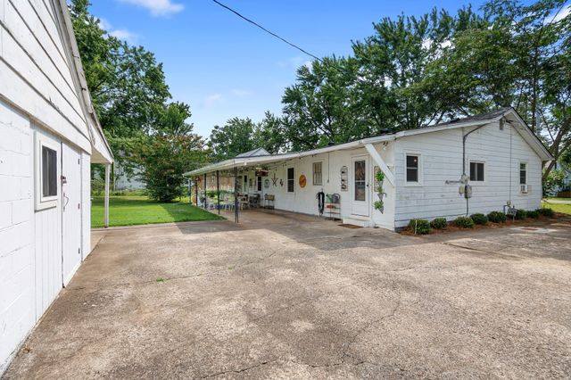 345 Portland Blvd, Portland, TN 37148