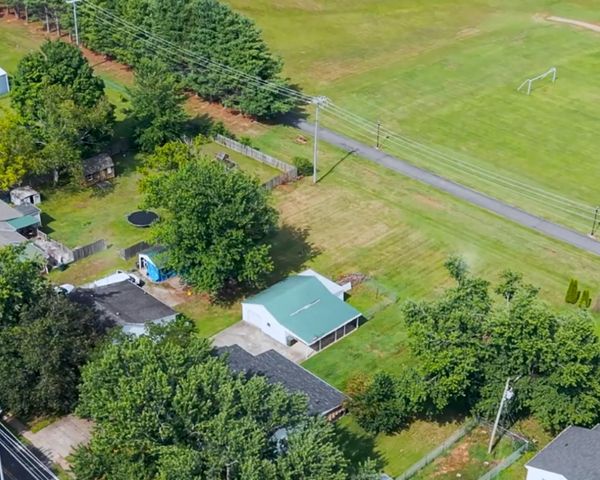 345 Portland Blvd, Portland, TN 37148
