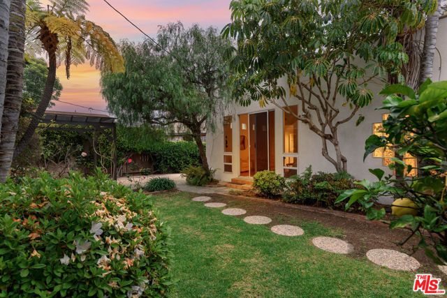 1377 Preston Way, Venice (los Angeles), CA 90291