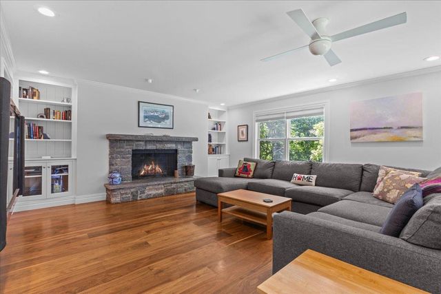 240 South Cove Road, Burlington, VT 05401