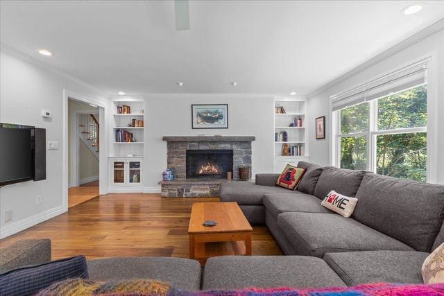 240 South Cove Road, Burlington, VT 05401