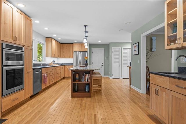240 South Cove Road, Burlington, VT 05401