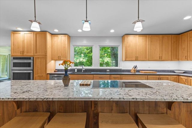 240 South Cove Road, Burlington, VT 05401
