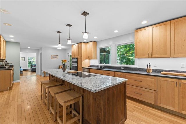 240 South Cove Road, Burlington, VT 05401