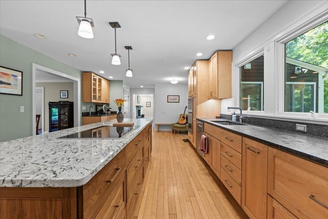 240 South Cove Road, Burlington, VT 05401