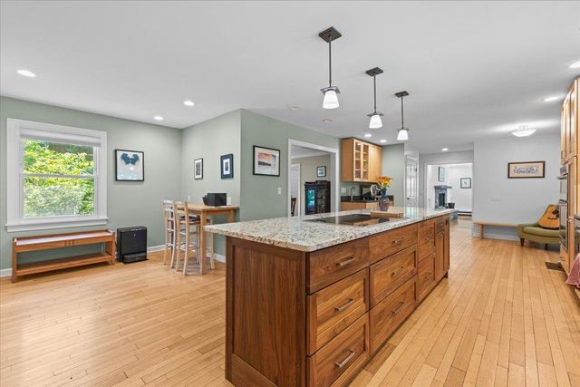 240 South Cove Road, Burlington, VT 05401