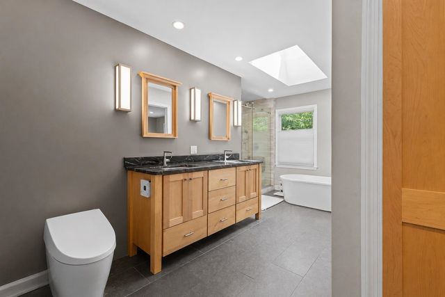 240 South Cove Road, Burlington, VT 05401