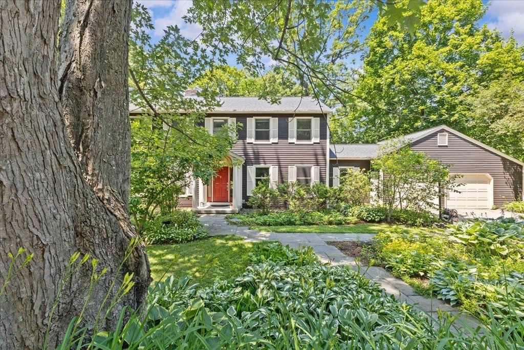 240 South Cove Road, Burlington, VT 05401
