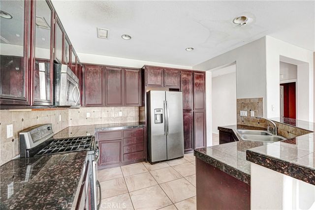 43653 32nd Street E, Lancaster, CA 93535