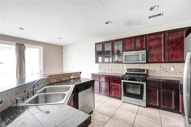 43653 32nd Street E, Lancaster, CA 93535