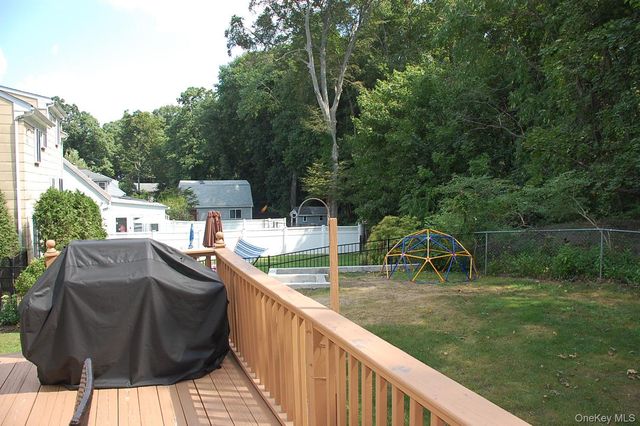 18 Coralyn Avenue, White Plains, NY 10605
