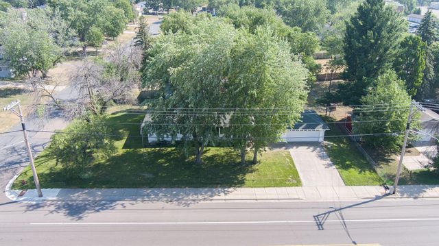 160 109th Avenue NE, Blaine, MN 55434
