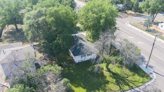 160 109th Avenue NE, Blaine, MN 55434