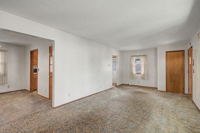 160 109th Avenue NE, Blaine, MN 55434