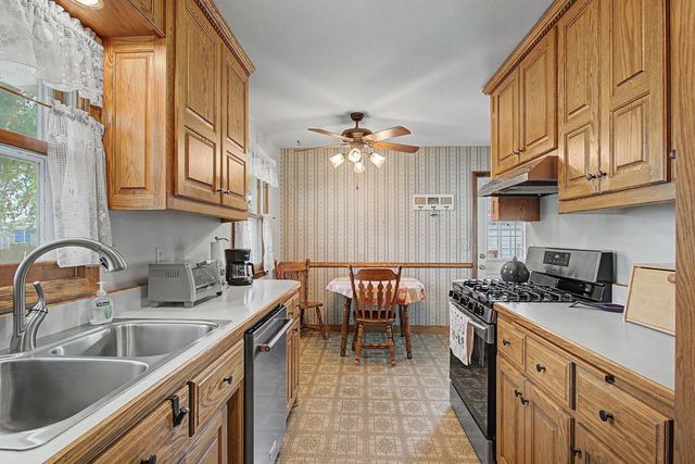 160 109th Avenue NE, Blaine, MN 55434