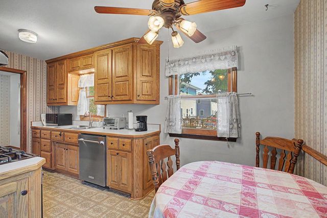 160 109th Avenue NE, Blaine, MN 55434