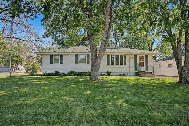 160 109th Avenue NE, Blaine, MN 55434