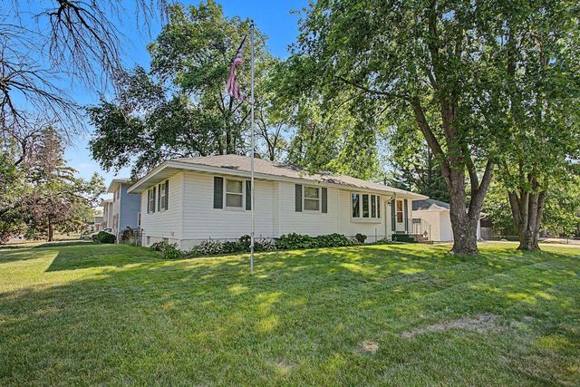 160 109th Avenue NE, Blaine, MN 55434