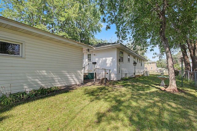 160 109th Avenue NE, Blaine, MN 55434