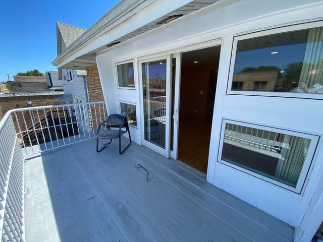 6157 W Belmont Avenue 2F, Chicago, IL 60634