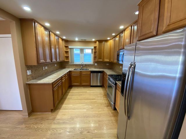 6157 W Belmont Avenue 2F, Chicago, IL 60634