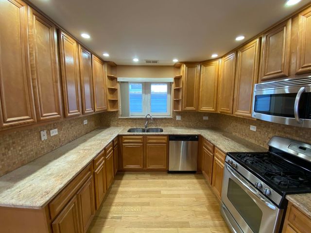 6157 W Belmont Avenue 2F, Chicago, IL 60634