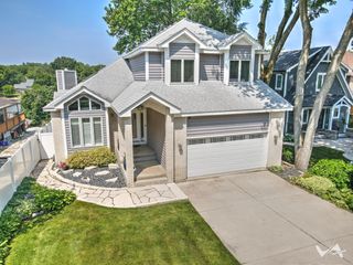 6N142 Riverside Drive, St. Charles, IL 60175