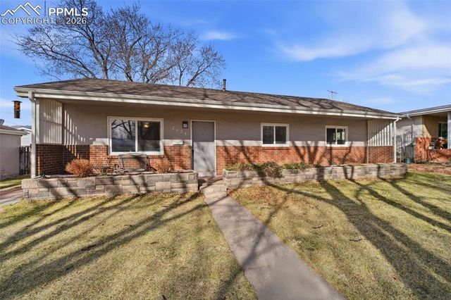 2424 Farragut Avenue, Colorado Springs, CO 80907