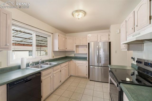 2424 Farragut Avenue, Colorado Springs, CO 80907