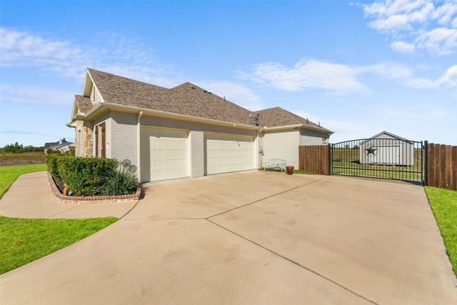 1571 E Highland Road, Waxahachie, TX 75167