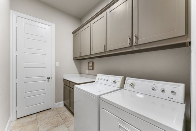 1571 E Highland Road, Waxahachie, TX 75167