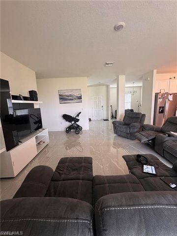 1820 NW 19th AVE, Cape Coral, FL 33993