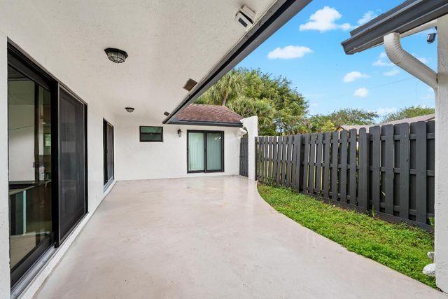 23368 SW 53rd Avenue C, Boca Raton, FL 33433