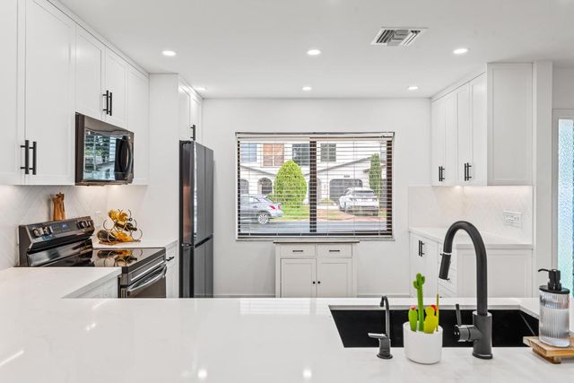 23368 SW 53rd Avenue C, Boca Raton, FL 33433