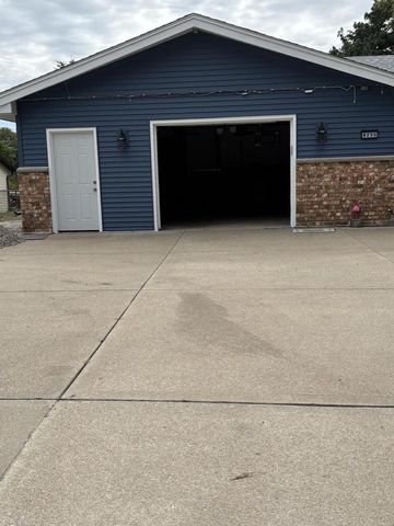 8235 Old Spring STREET, Mount Pleasant, WI 53406