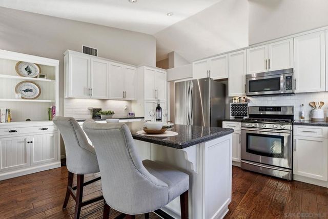 1424 Calle Marbella, Oceanside, CA 92056