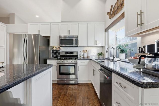 1424 Calle Marbella, Oceanside, CA 92056