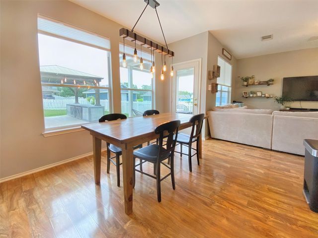 701 Sampson, Kyle, TX 78640