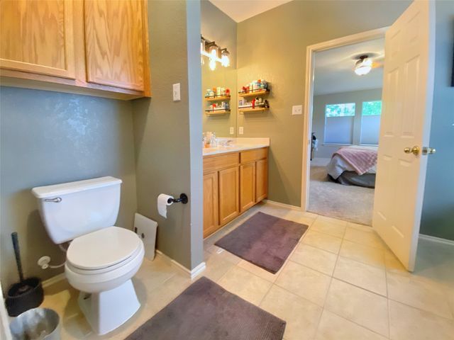 701 Sampson, Kyle, TX 78640
