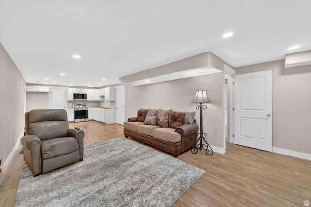 1854 E SHADOW DR, Eagle Mountain, UT 84005