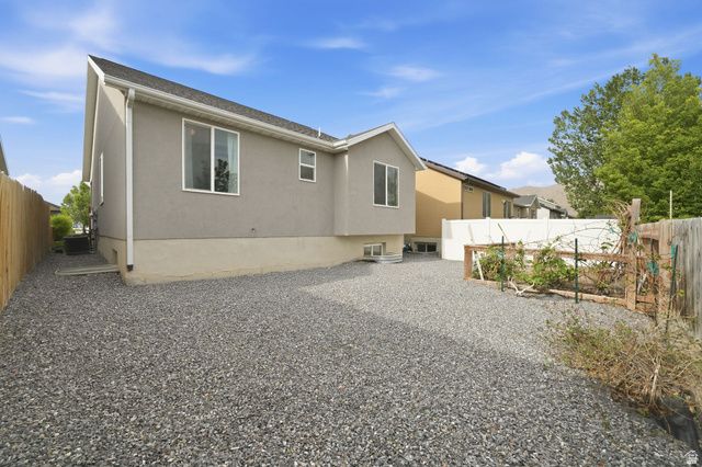 1854 E SHADOW DR, Eagle Mountain, UT 84005