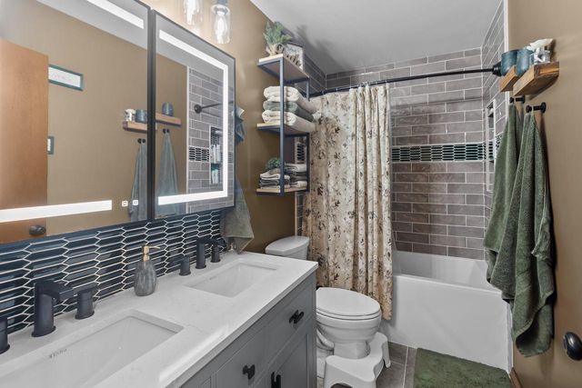309 N Jackson STREET, Elkhorn, WI 53121